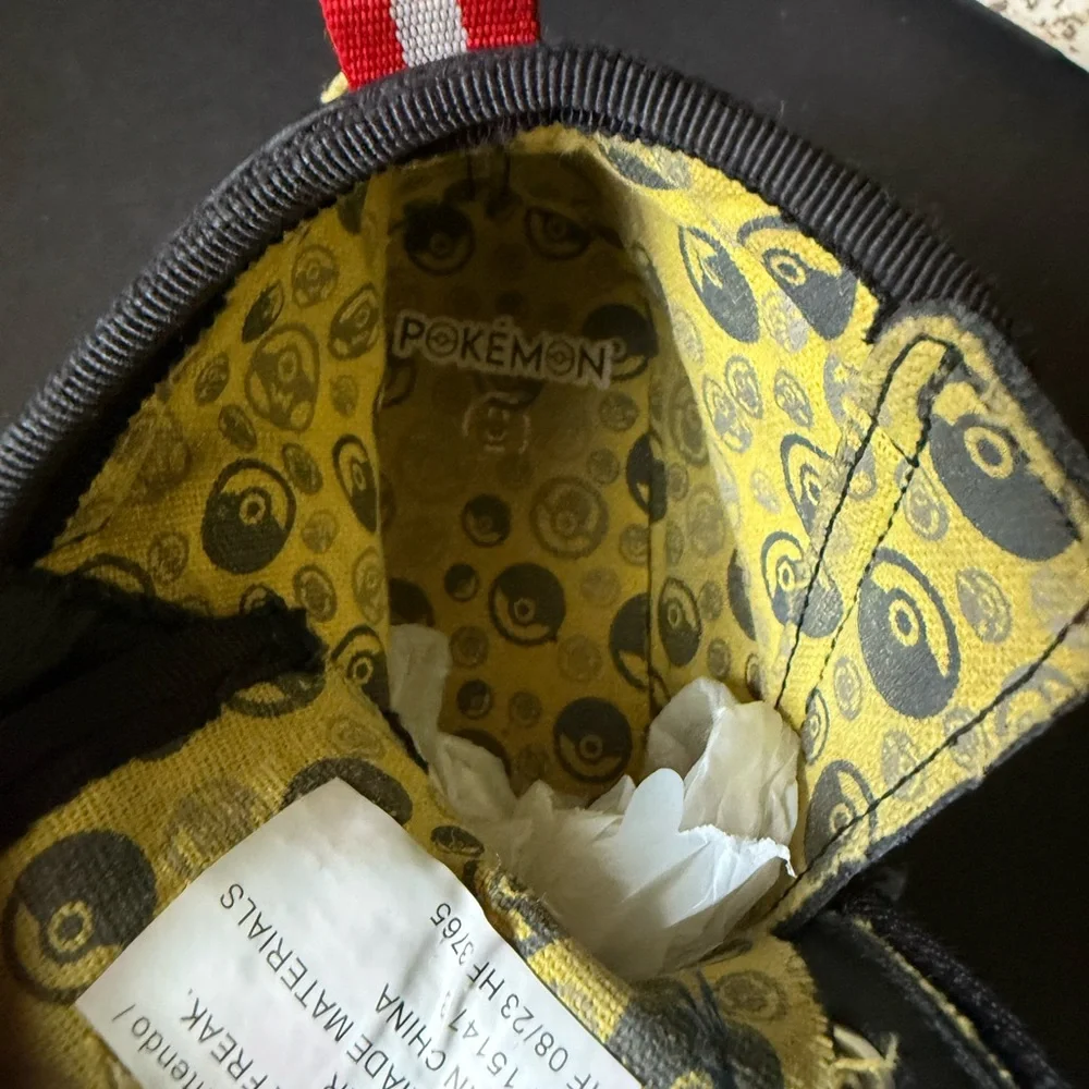 Pokemon Shoes with Pikachu Kids Size 9 - Picture 7 of 7